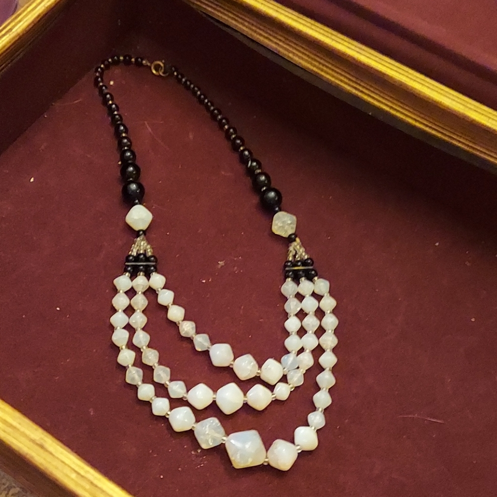 Vintage glass bead necklace